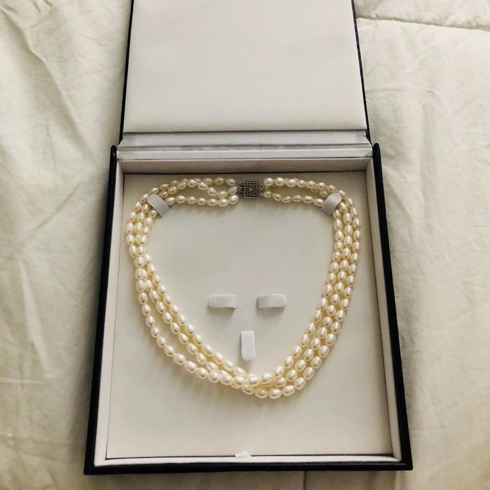 NEW Triple-Strand Freshwater Peal Necklace - Picture 5 of 7